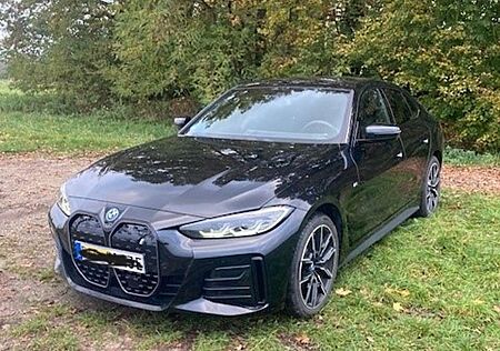 BMW i4 eDrive40 M-Sportpaket, Head-Up, HiFi, AHK, viel Sonderzubehör
