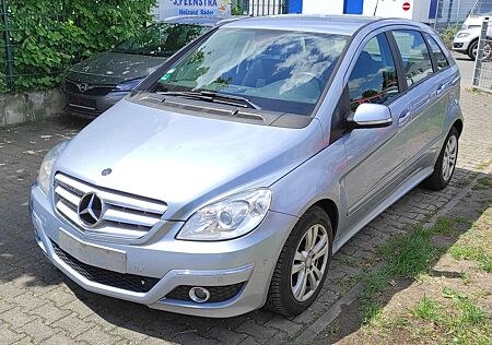 Mercedes-Benz B 200 CDI KLIMA PDC ALLWETTER SHZ 6-GANG BC EURO-4