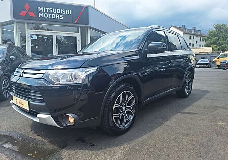 Mitsubishi Outlander 2.2 DI-D TOP schwarz 4WD