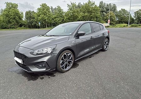Ford Focus 1.5 EcoBoost Start-Stopp-System ST-LINE