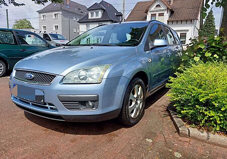 Ford Focus Turnier 1.6 16V Ghia