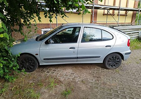 Renault Megane Classic 1.6e RT