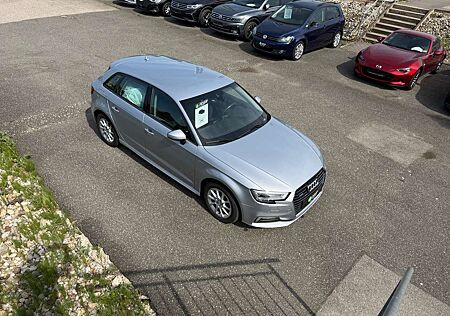 Audi A3 e-tron Sport 1.4 TFSI S tronic LED NAVI SHZ PDC