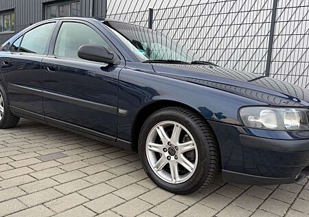 Volvo S60 2.4 AUTOMATIK,TÜV,WENIG-KM,1-HAND,LEDER,PDC