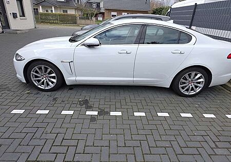 Jaguar XF 2.0 Turbo Rechtslenker aus HH