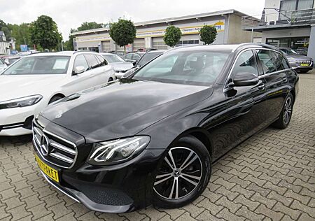 Mercedes-Benz E 220 d T Avantgarde *1.HAND *AHK *KAMERA *AMBIENTE