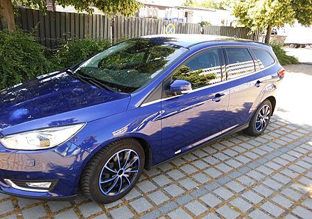 Ford Focus Turnier 1.0 EcoBoost Start-Stopp-System Aut. Titan
