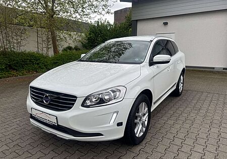 Volvo XC 60 XC60 Summum 2WD Navi Leder R.Kamer PDC Alus AHK