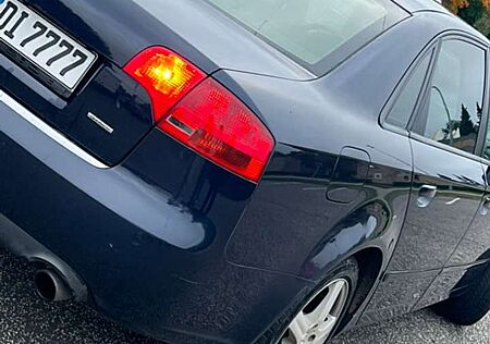 Audi A4 2.0 T FSI quattro tiptronic tüv 07 2026