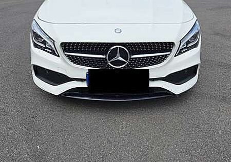 Mercedes-Benz CLA 200 Orange Art Edition (117.943)