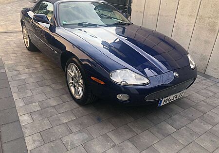 Jaguar XK8 Cabriolet (Youngtimer/Liebhaberfahrzeug)