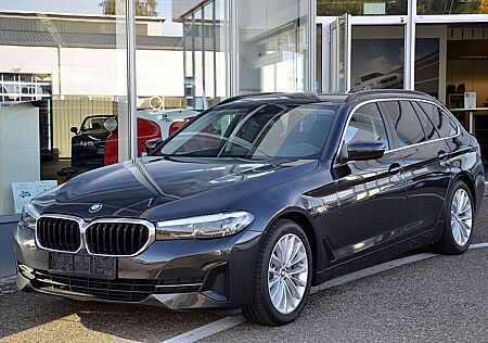 BMW 520 d Tour./Kamera/el.AHK/ Alu 18" neu+++