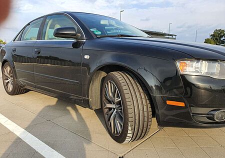 Audi A4 2.0 T FSI quattro tiptronic
