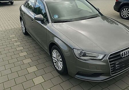 Audi A3 gebraucht kaufen Audi A3 1.6 TDI Limousine (clean diesel) Ambiente