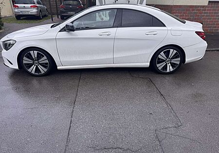 Mercedes-Benz CLA 180 7G-DCT