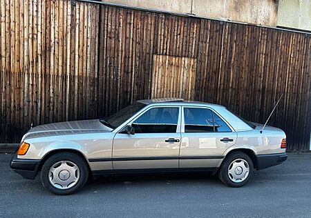 Mercedes-Benz 250 Turbodiesel