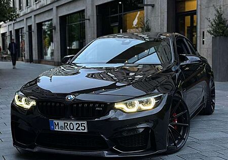 BMW M4 Coupe DKG Competition