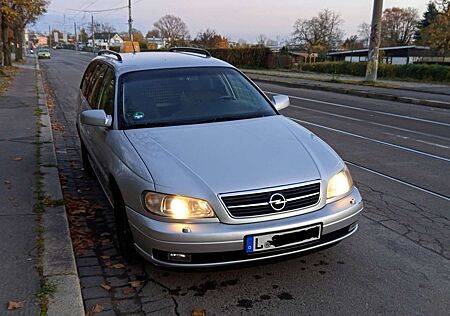 Opel Omega Caravan 2.2 16 V
