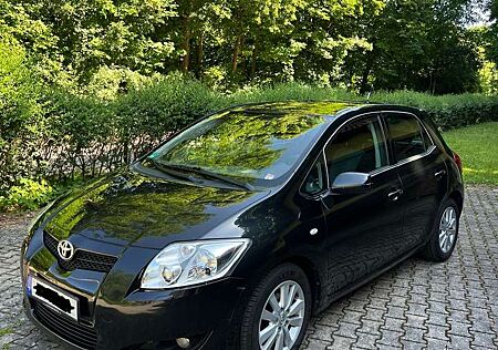 Toyota Auris 1.6 VVT-i Executive Autogas LPG 8-fach bereift