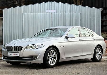 BMW 520 i Limousine /TEMPOMAT/BI-XENON/NAVI/PDC/MLTF
