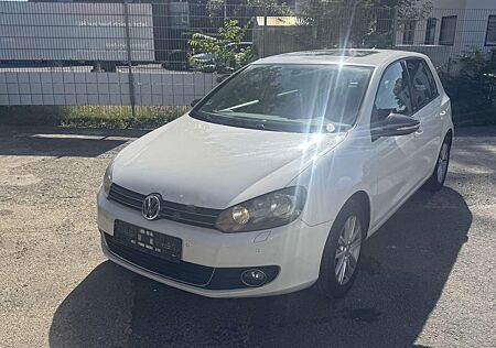 VW Golf Volkswagen 1.6 TDI DPF Style