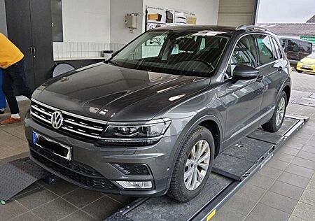 VW Tiguan Volkswagen 2.0 TDI DSG Sound Virtual LED Navi Pano SDHZ Kamer