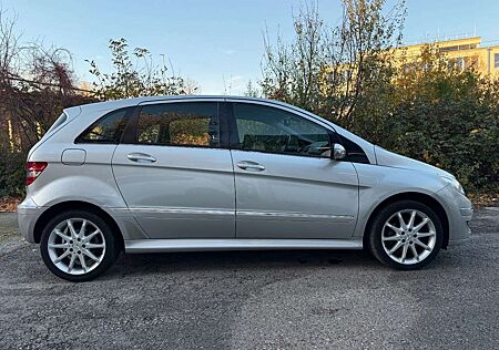 Mercedes-Benz B 200 alle KD bei MB! Scheckheftgepflegt!