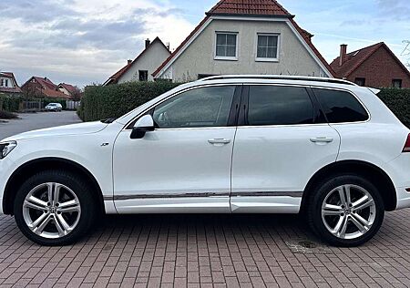 VW Touareg Volkswagen 3.0 V6 TDI R-LINE