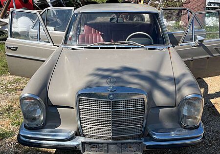 Mercedes-Benz 280 W108, S