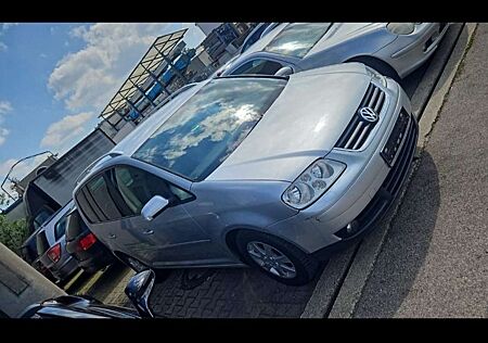 VW Touran Volkswagen 2.0 TDI Highline