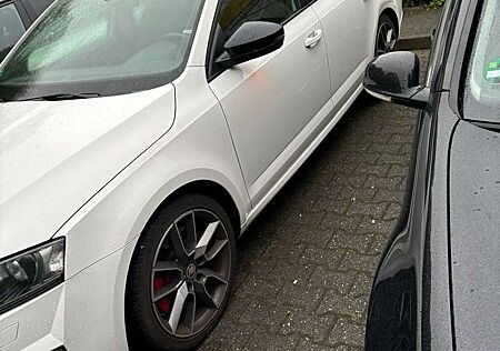 Skoda Octavia Combi 2.0 TDI (Green tec) DSG RS