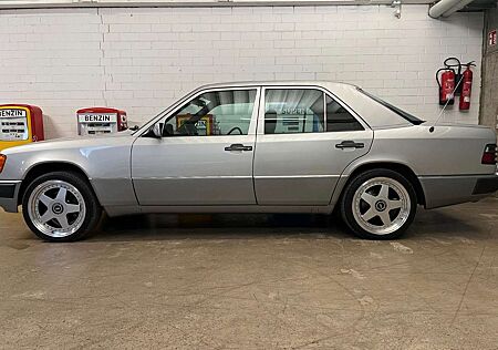 Mercedes-Benz 200 W124