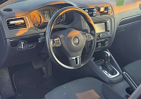 Volkswagen Jetta 1.6 TDI DSG Highline
