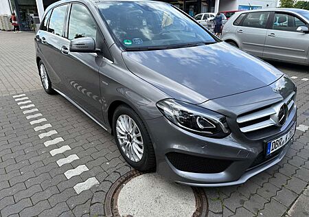Mercedes-Benz B 220 MercedesB220d*Panorama*AHK*1.Hd.*GW*LED*SHZ*PDC