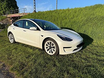 Tesla Model 3 M3 LongRange AWD EAP AHK weiß/weiß Garagen-Fzg.
