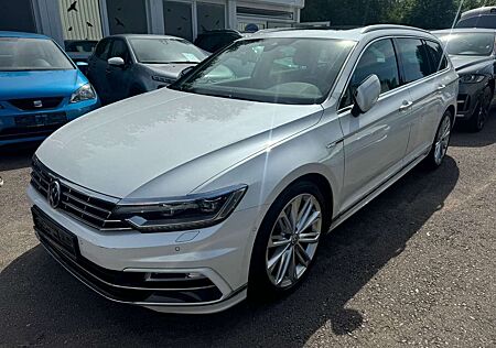 VW Passat Variant Volkswagen Passat 4Motion R Line Vollausstattung+Panorama