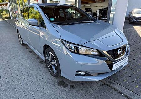Nissan Leaf ZE1 N-CONNECTA Winterpaket NAVI Kamera