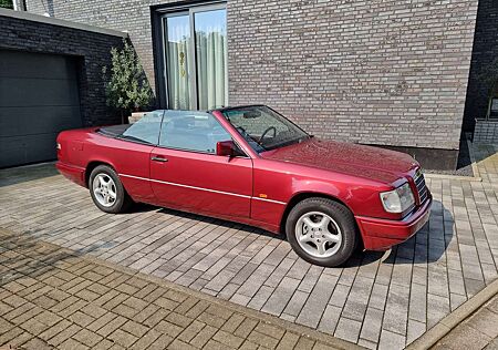 Mercedes-Benz E 220 Cabrio