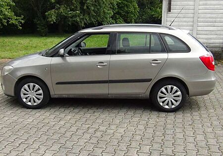 Skoda Fabia 1.4 16V Combi - -EXTREM VIELE NEUTEILE--