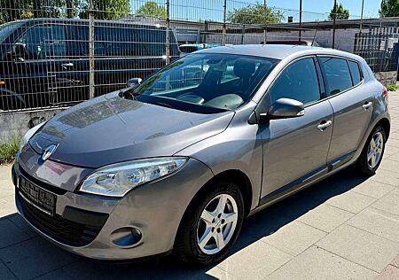 Renault Megane III Lim. 5-trg. Dynamique / Tüv 04.27