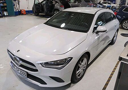 Mercedes-Benz CLA 200 d SB Progressive AHK Key
