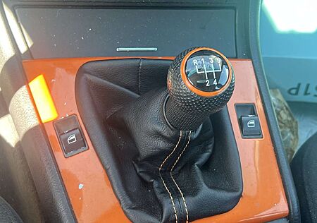 BMW 320i 320