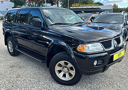 Mitsubishi Pajero 4x4*Klimaaut.*Trittbretter* TÜV Neu