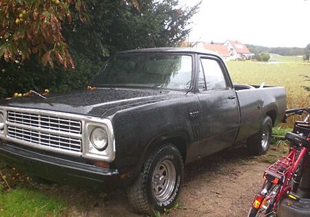 Dodge RAM Pick UP Long Bed.
