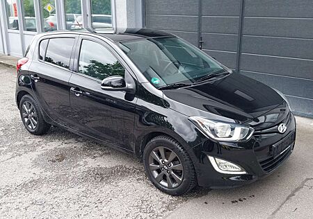 Hyundai i20 HU+SERVICE NEU *50TKM* 1.HAND SHZ/PDC/AUX/USB/TEMP