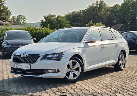 Skoda Superb 2.0 TDI DSG / AHK / Bi Xenon / Navi / ACC