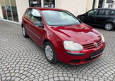 VW Golf Volkswagen Trendline KLIMA Wenig KM