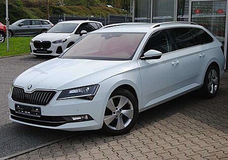Skoda Superb 1.8 TSI DSG Style Combi.AHK.Navi.PDC