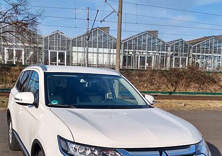 Mitsubishi Outlander 2.0 Edition 100
