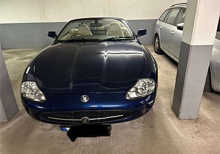 Jaguar XK8 Cabrio Reschlenkrad